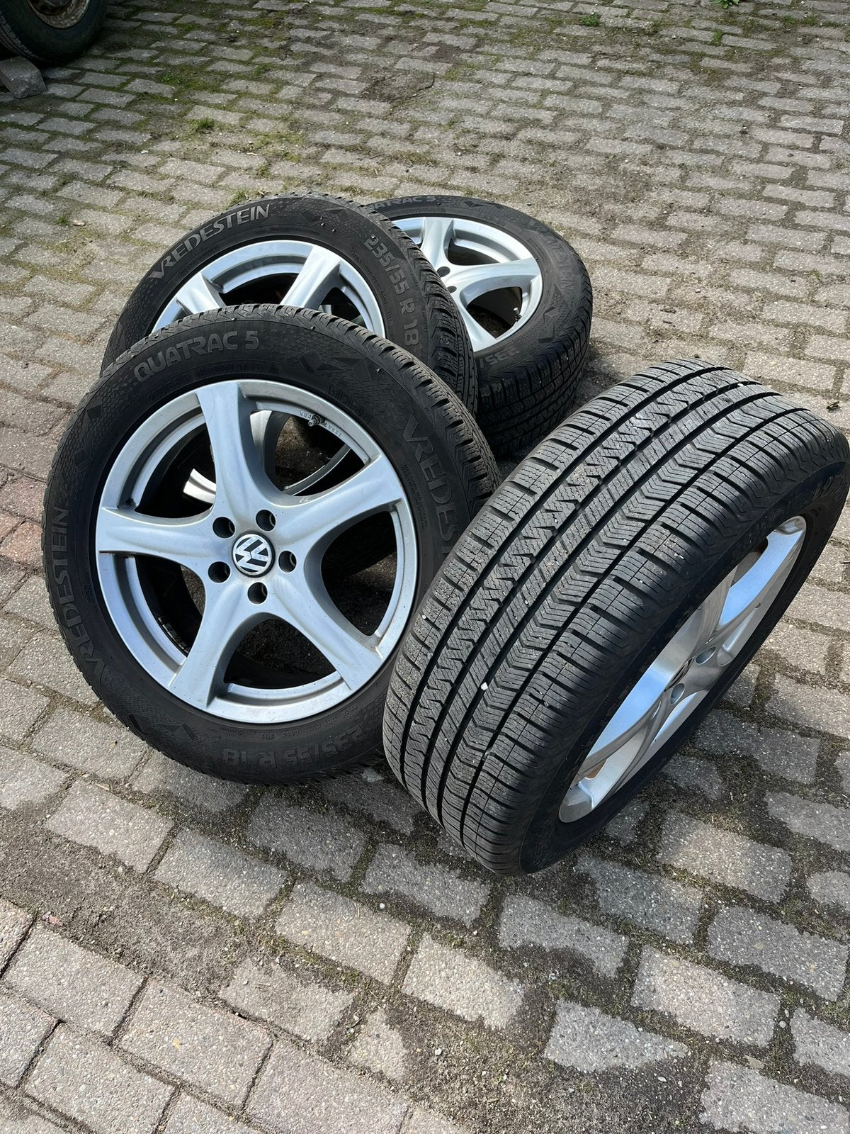 VW winterset 18” banden+velgen, Auto-onderdelen, Banden en Velgen, Ophalen, 18 inch, Gebruikt, Banden en Velgen