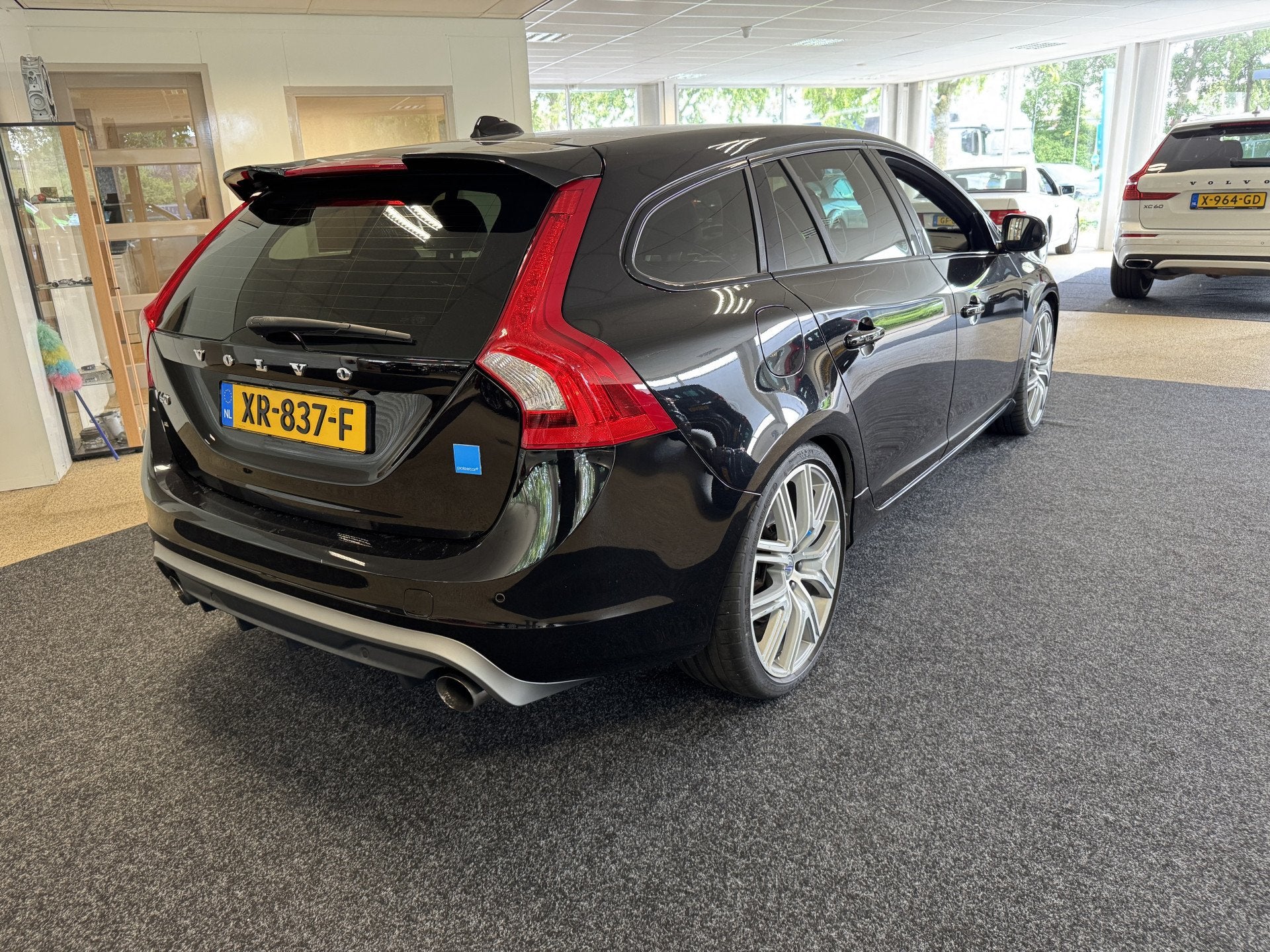 Volvo V60 2.0 T6 AWD Polestar Een kanon van een auto van een, Auto's, Dealer onderhouden, 1969 cc, Zwart, Sportstoelen