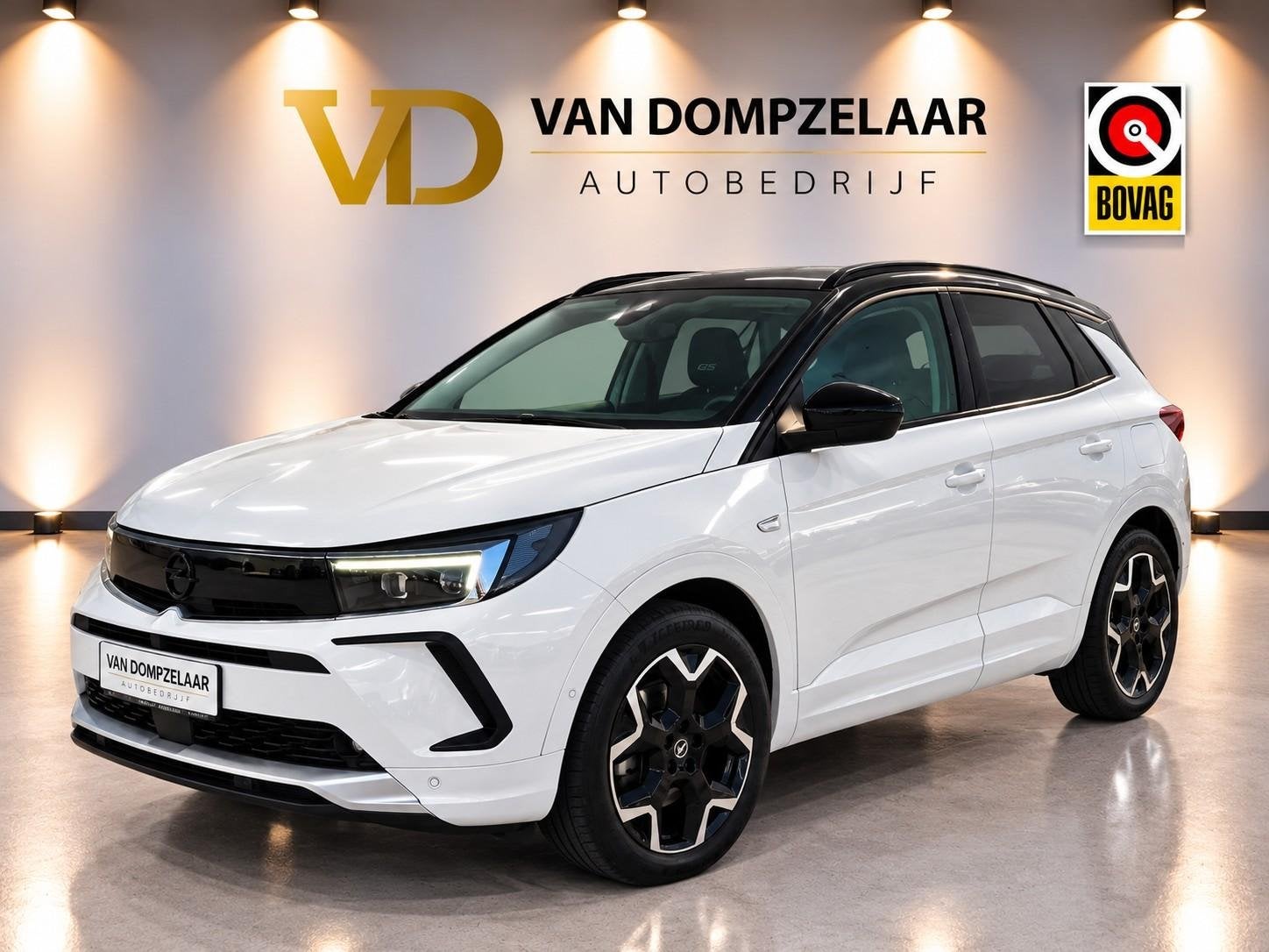 Opel Grandland 1.6 Turbo Plug-In Hybrid 4x4 Ultimate 300PK /, Auto's, Euro 6, 4 cilinders, 1776 kg, Wit