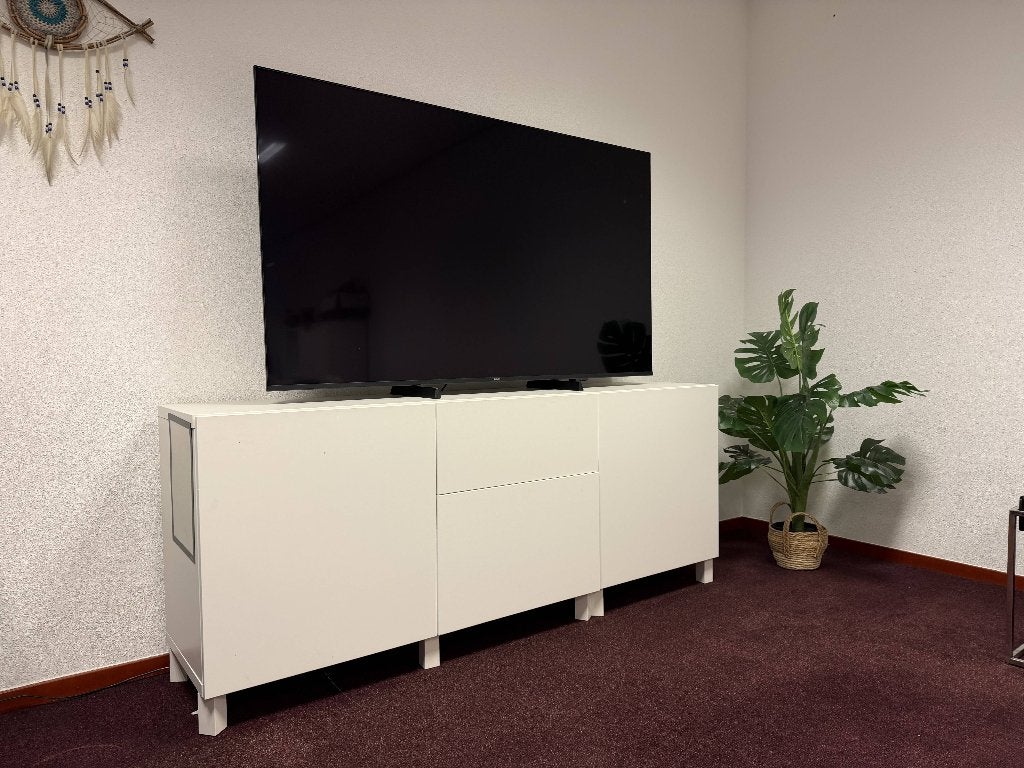 Stijlvol tv-meubel – 150 cm breed, Huis en Inrichting, Ophalen, 100 tot 150 cm, Zo goed als nieuw, Minder dan 100 cm