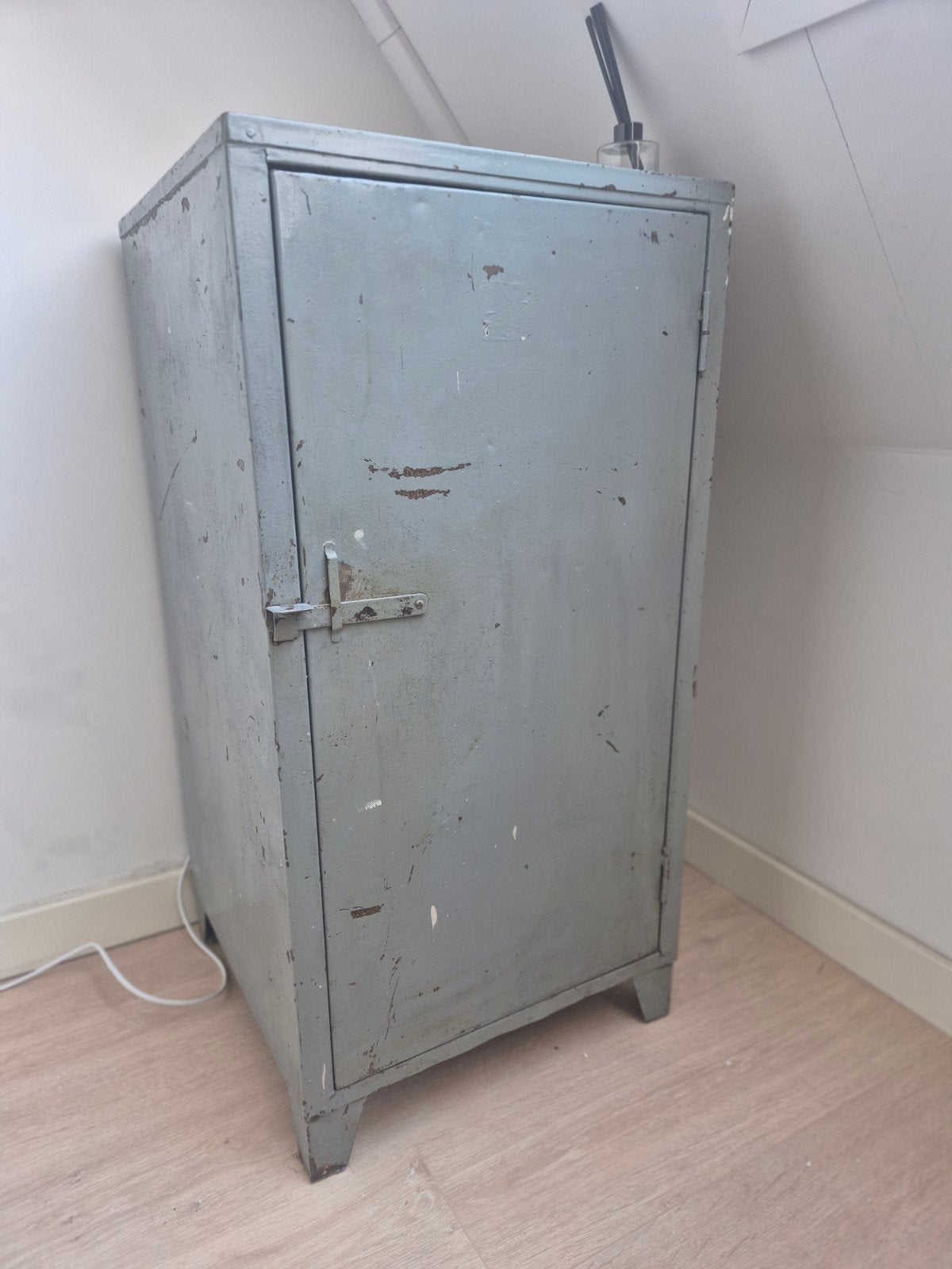 Industriële kast grijs met karakter, Antiek en Kunst, Ophalen