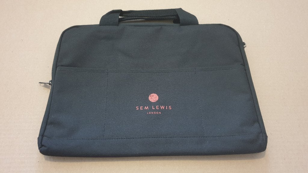 Laptop / tablet tas 32cm x 23cm - NIEUWSTAAT, Overige typen, Ophalen of Verzenden, 13 inch, Zwart