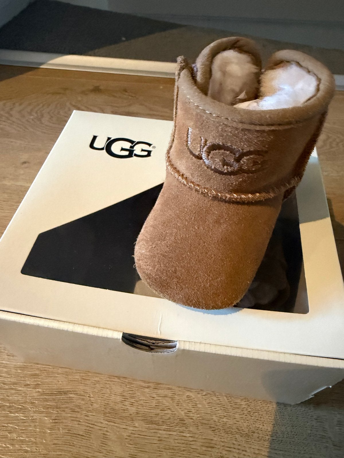 Uggs babyschoentjes maat XS, Schoentjes, Jongetje of Meisje, Ophalen of Verzenden, Zo goed als nieuw