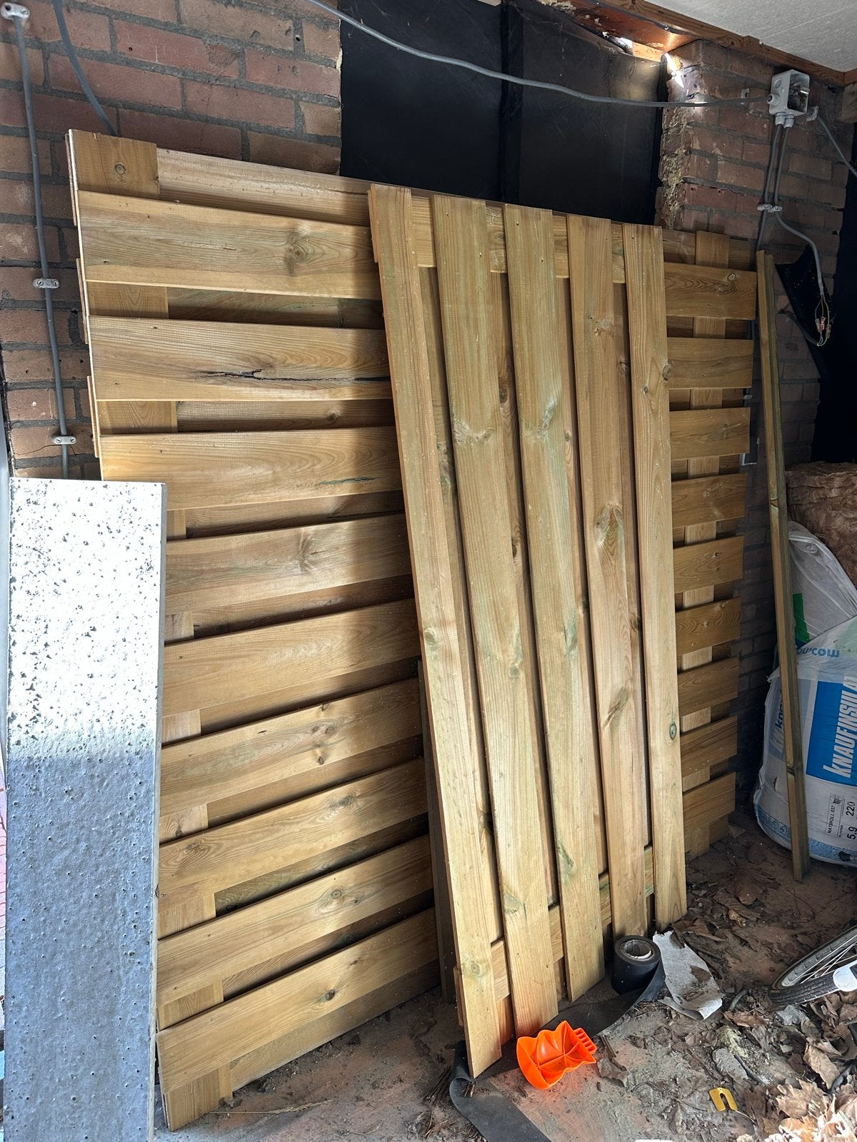 Schuttingdelen met beton onderand. Andijk, Ophalen, 1 tot 2 meter, Minder dan 3 meter, Nieuw