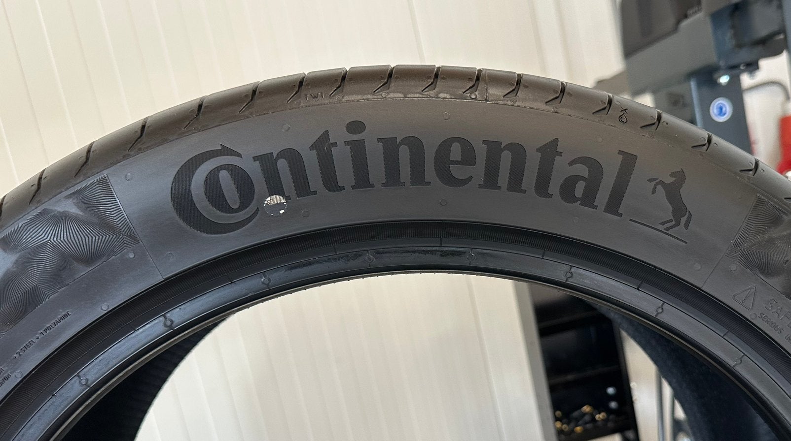 245 45 19 Continental Zomerbanden 245/45 R19 Incl. Montage, 19 inch, 245 mm, Continental, PremiumContact 6 MO-V