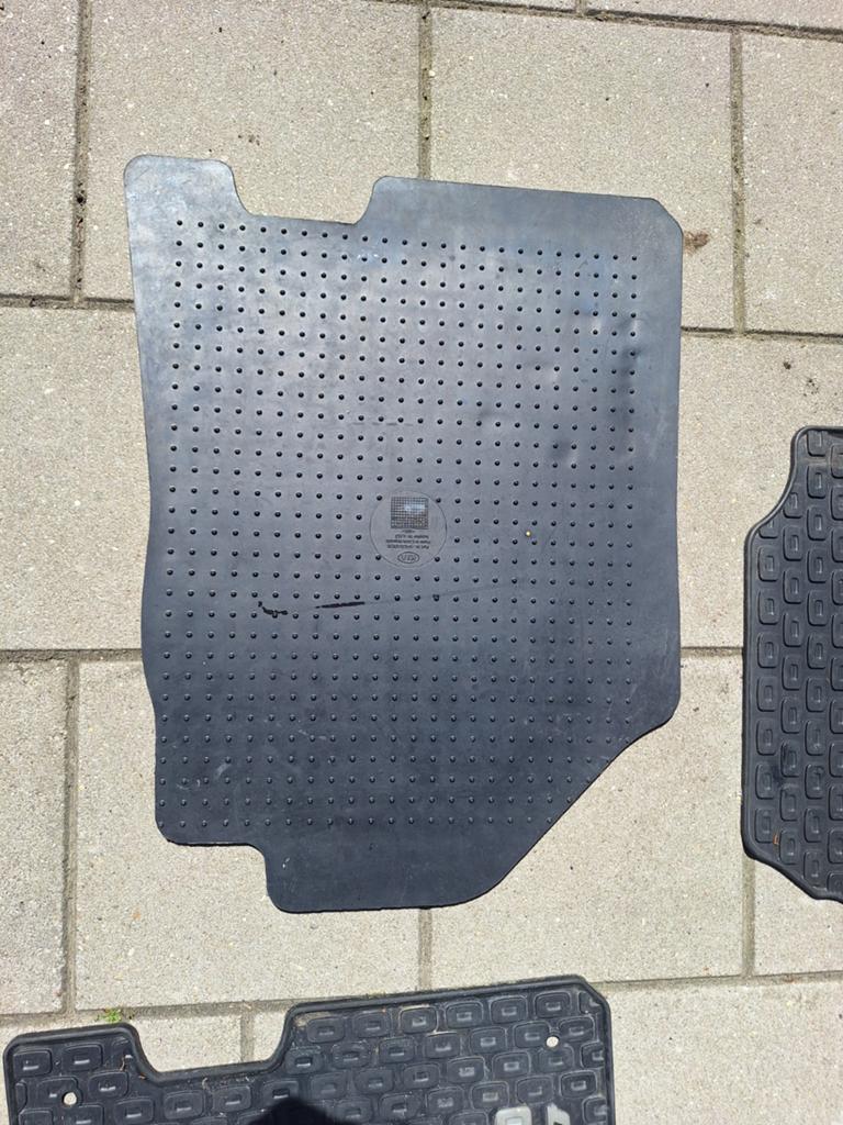 Rubberen automatten voor Kia Niro (set van 4), Ophalen, Zo goed als nieuw