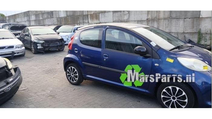 Portier 4Deurs rechts-voor van een Peugeot 107 (KNR), Auto-onderdelen, Gebruikt, -, Deur, -