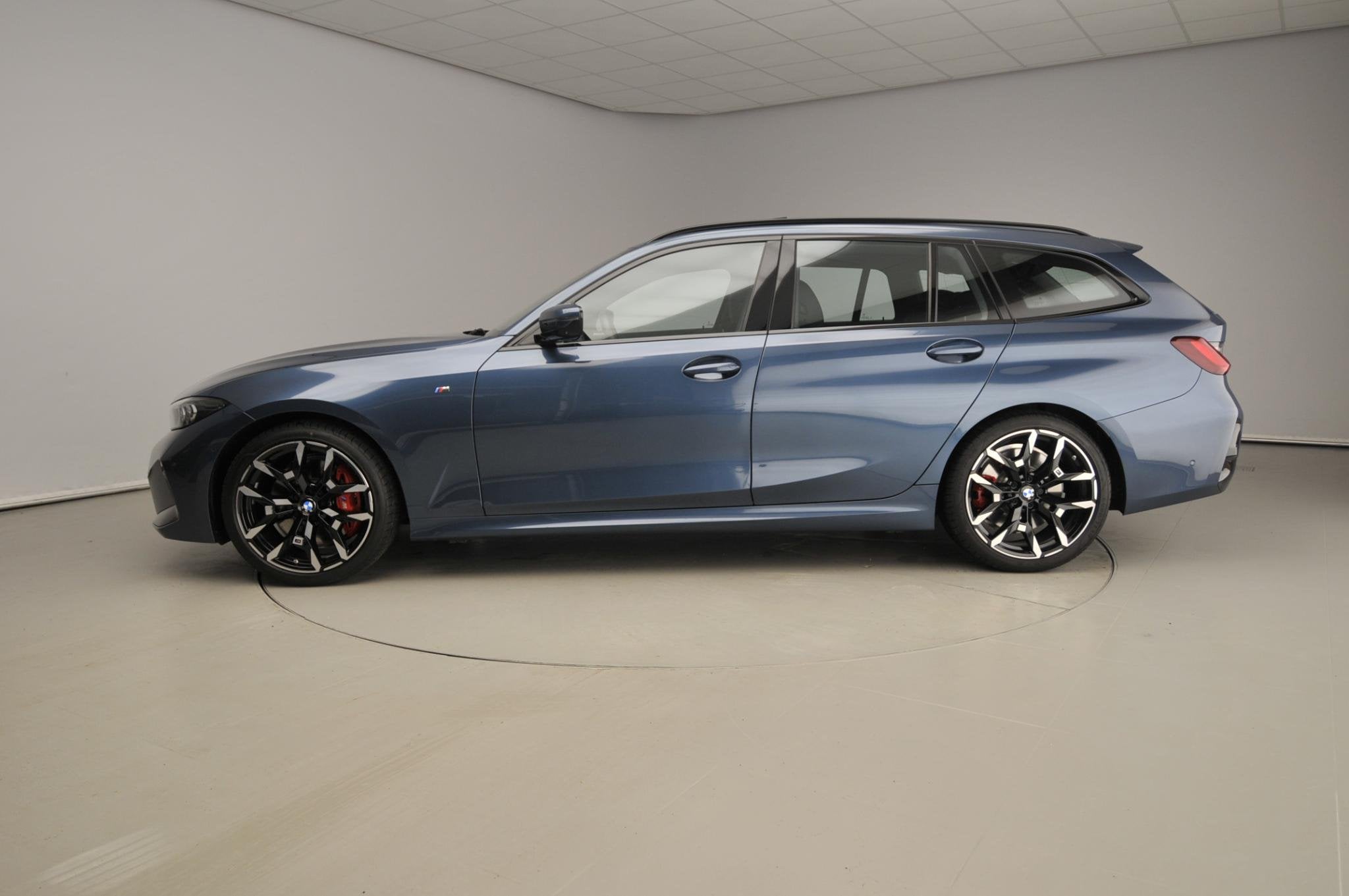 BMW 3 Serie Touring 330d xDrive | M-Sportpakket | LED | Lede, Auto's, BMW, Automaat, 1800 kg, 2993 cc, Met garantie (alle)