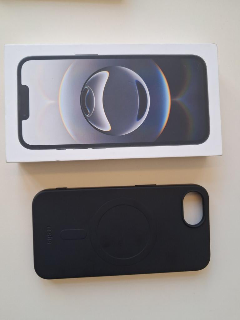 Nieuwe iPhone 16 128GB met hoesje en extra lange kabel, Ophalen of Verzenden