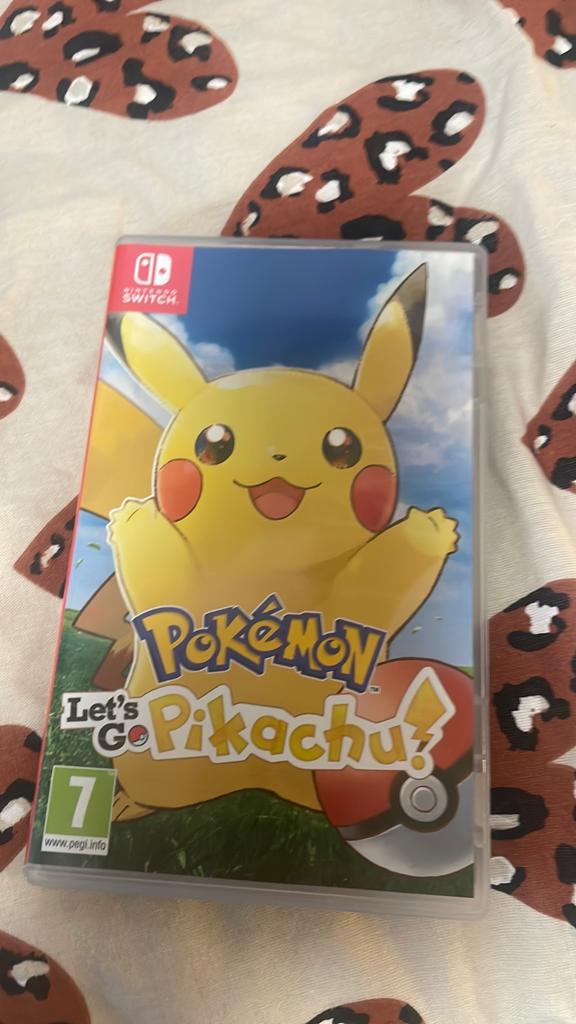 Pokemon lets go pikachu, Avontuur en Actie, 2 spelers, Ophalen of Verzenden, Zo goed als nieuw