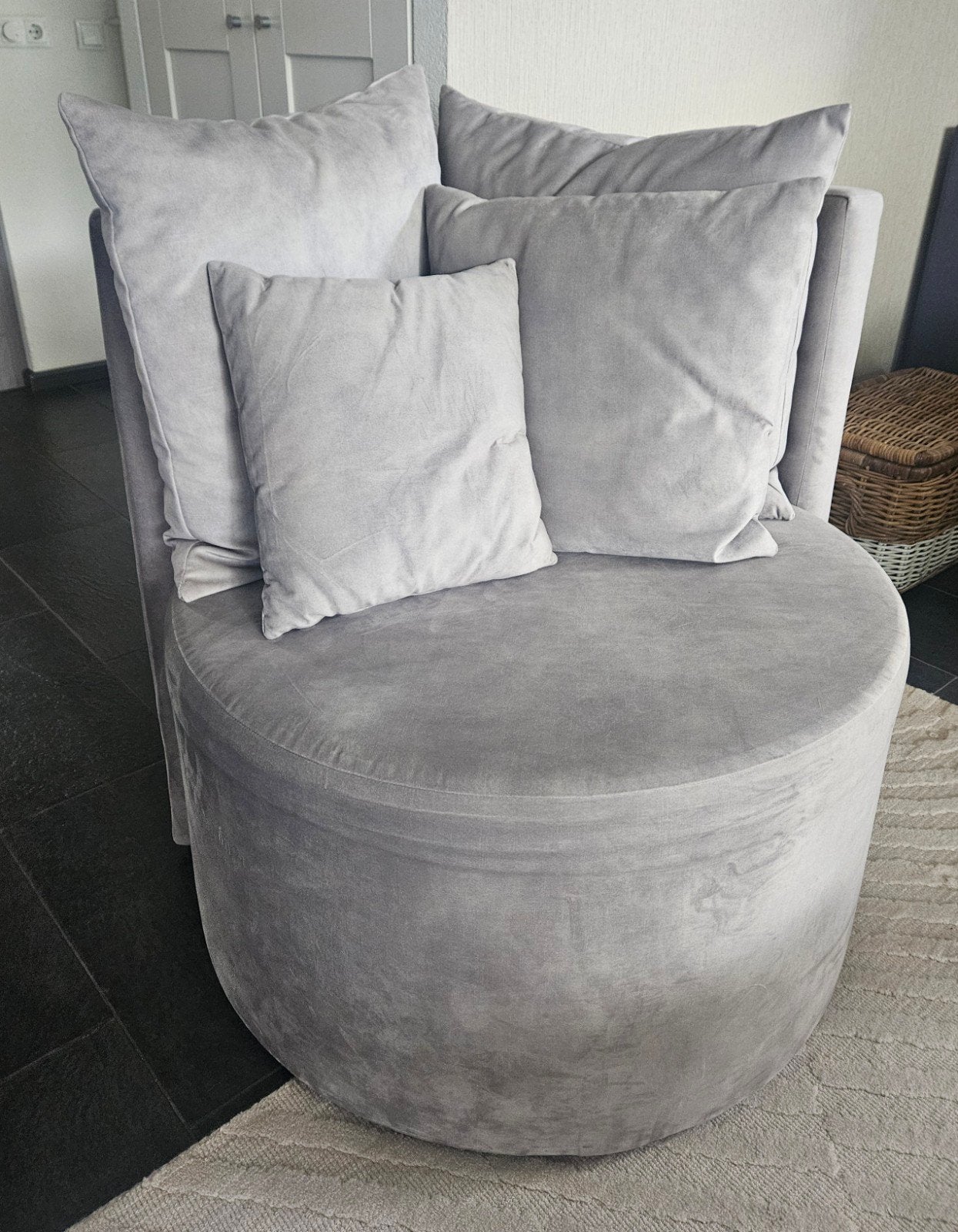 Comfortabele grijs/beige stoel met 4 kussens, Ophalen of Verzenden, Grijs, Stof, Eén