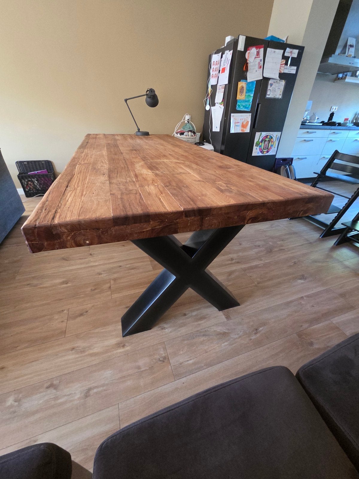 Robuuste houten tafel met zwarte poten, Ophalen, 100 tot 150 cm, 200 cm of meer, Vijf personen of meer