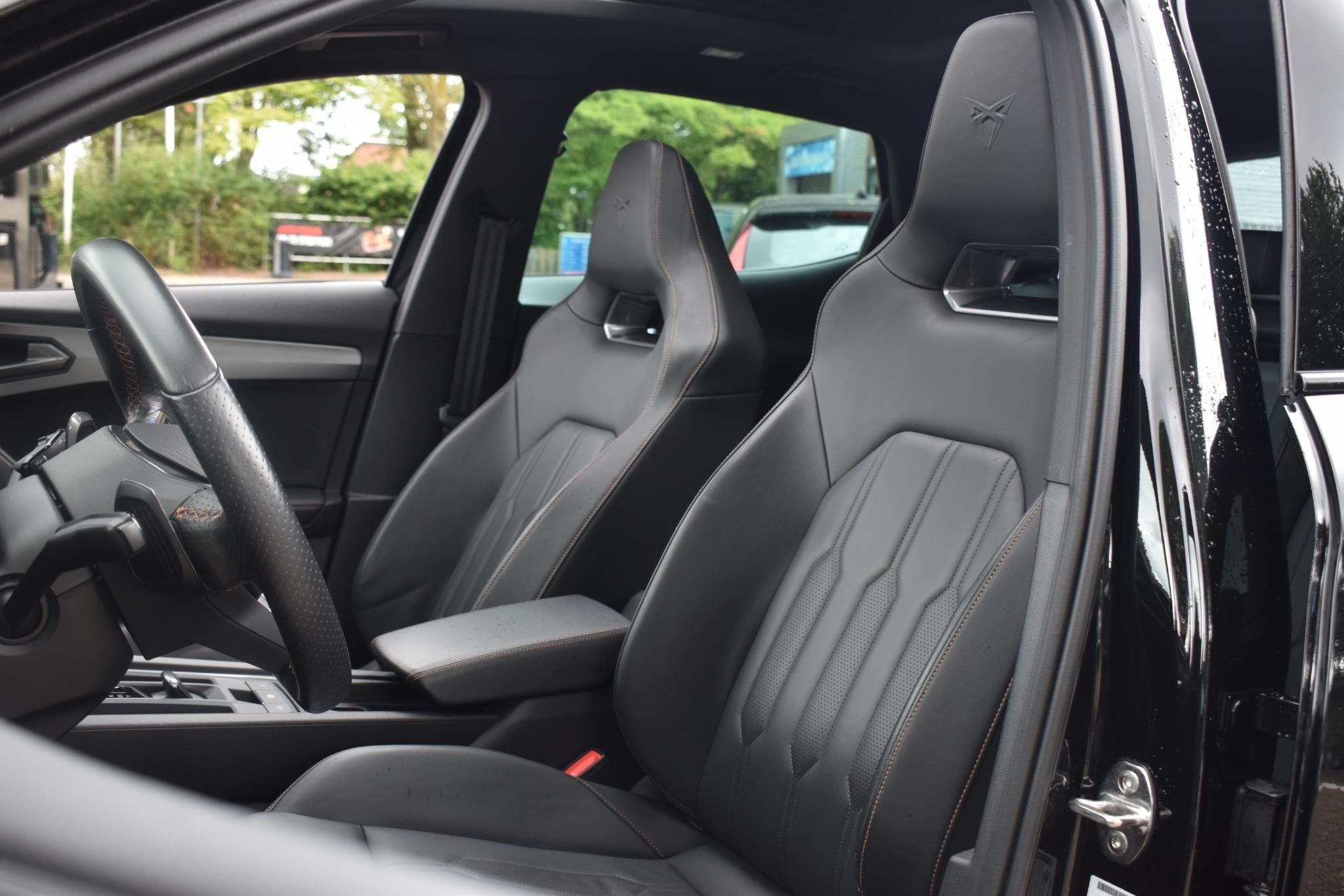 CUPRA Formentor 1.4 e-Hybrid Performance Schuifdak | Rondomz, Auto's, Stof, Gebruikt, Euro 6, 4 cilinders
