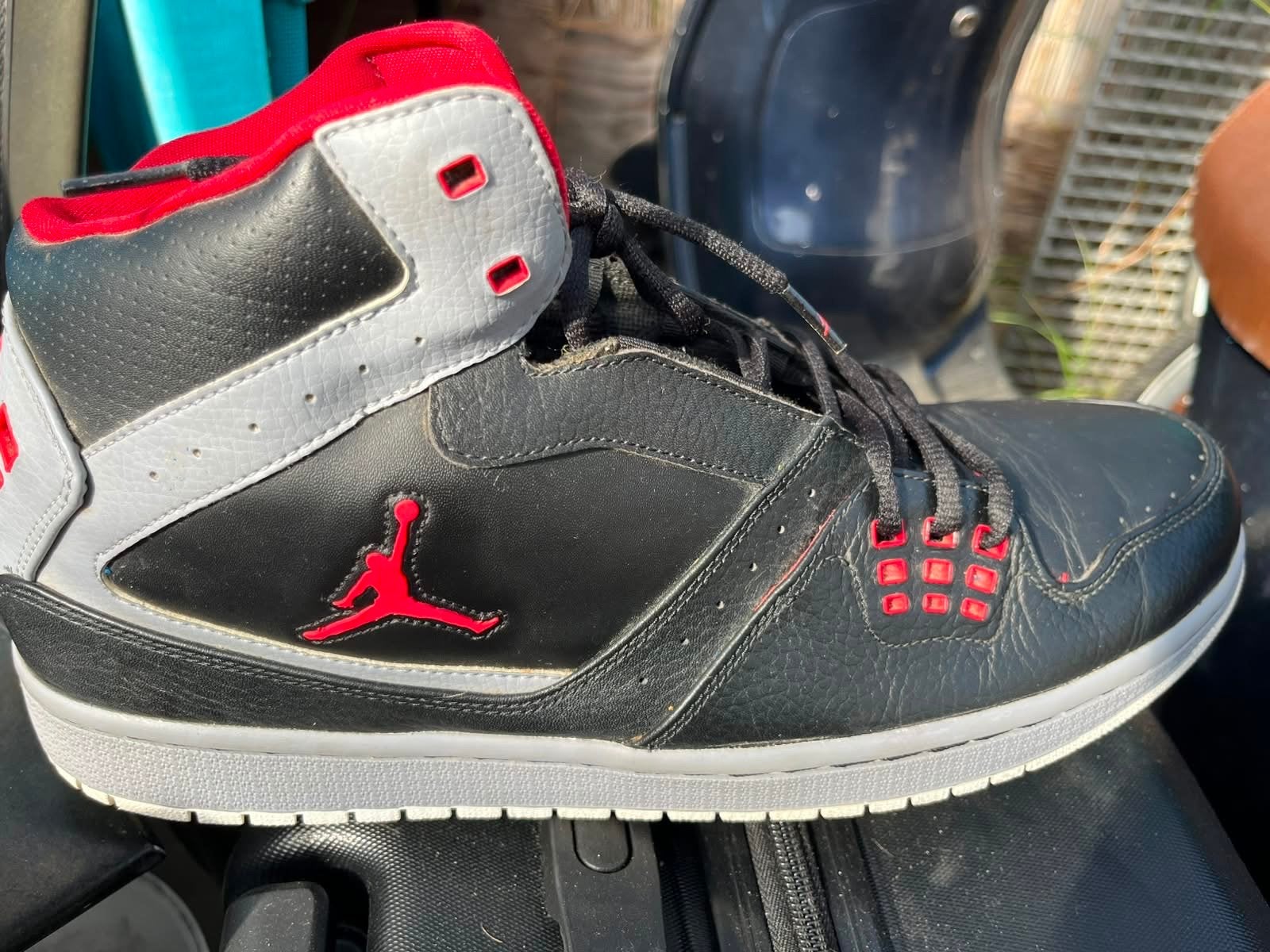 Nike Air Jordan sneakers - Zwart/Rood, Kleding | Heren, Ophalen of Verzenden, Gedragen, Zwart, Sneakers of Gympen