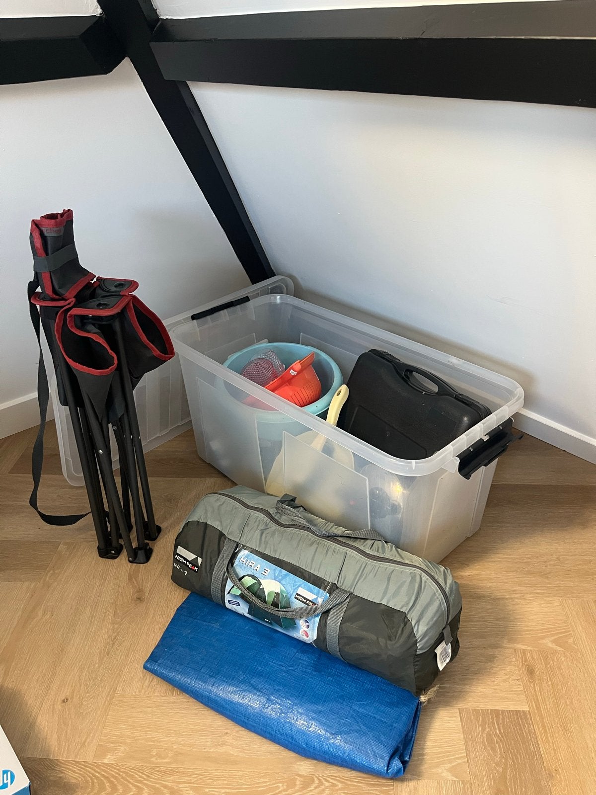 Complete kampeeruitrusting: Tent, stoel, kooktoestel en meer, Ophalen, Gebruikt