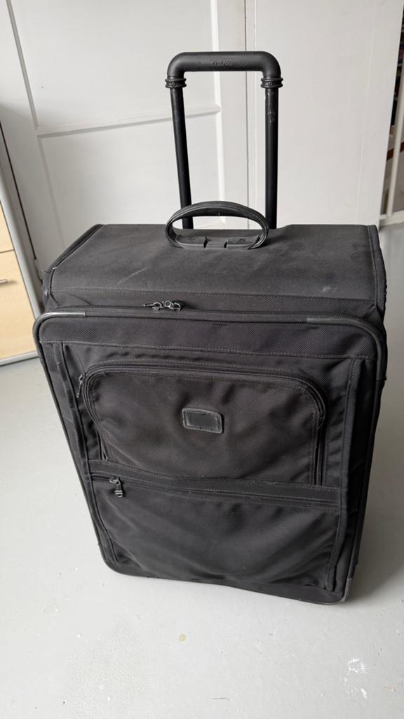 Grote verrijdbare Tumi koffer, Sieraden, Tassen en Uiterlijk, Koffers, Ophalen, Wieltjes, Hard kunststof, 45 tot 55 cm