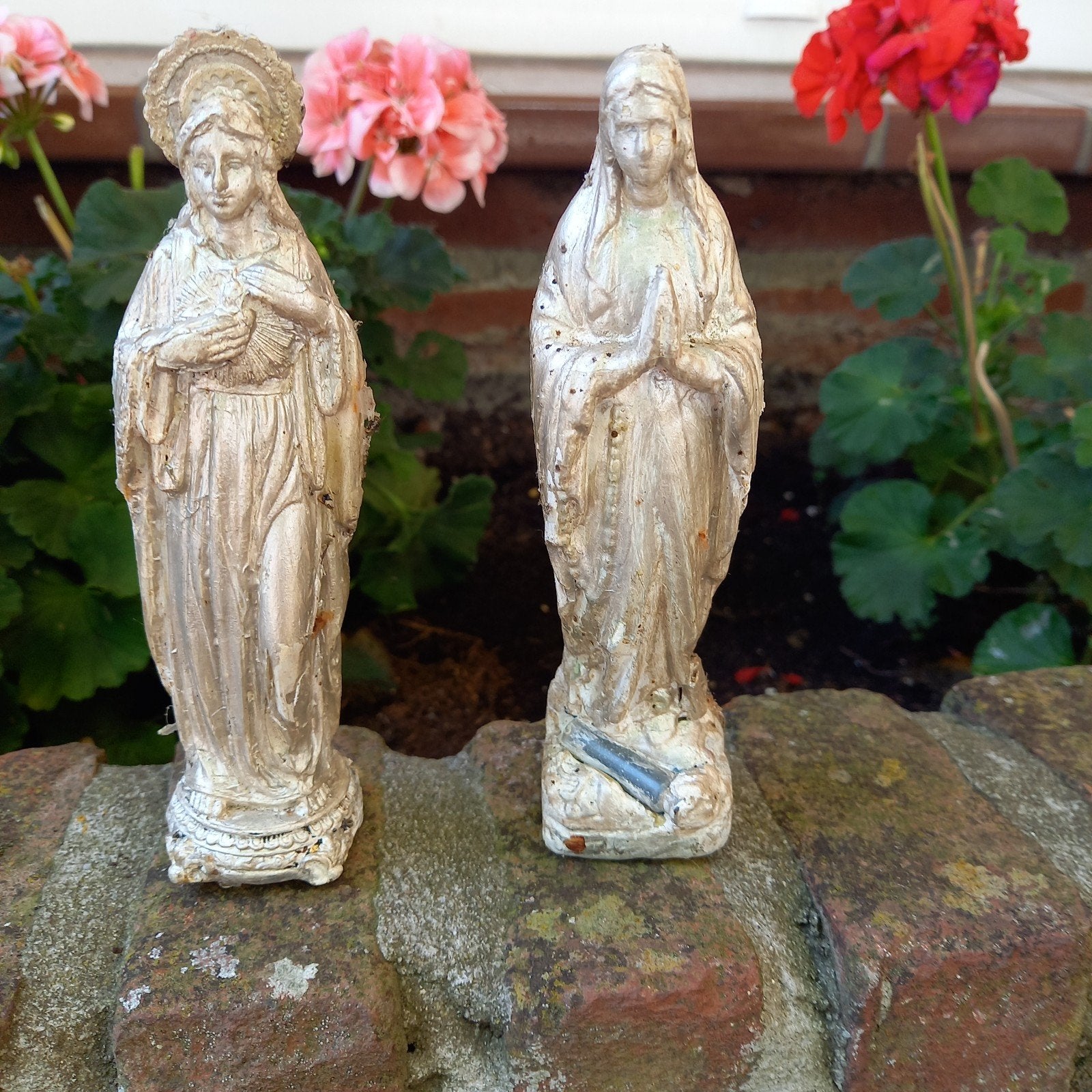 Antieke Lourdes gipsen Maria beeldjes 14,5 cm, Ophalen of Verzenden