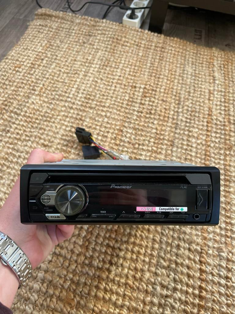 Pioneer Autoradio DEH-S110UB met mediakabel, Ophalen of Verzenden, Gebruikt