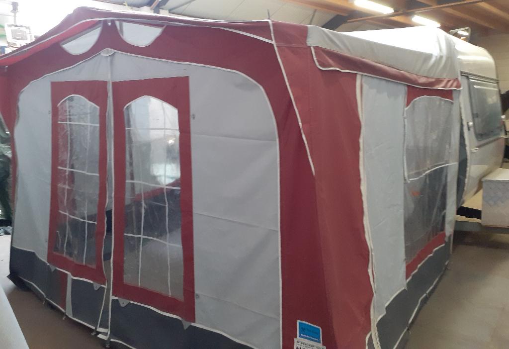 Caravan Adria, Standaardzit, Omvormbare zithoek, Particulier, Adria