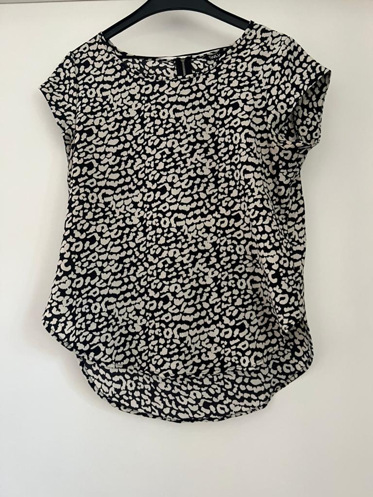 Zwart witte blouse only maat 36, Zwart, Ophalen of Verzenden, Zo goed als nieuw, Lange mouw