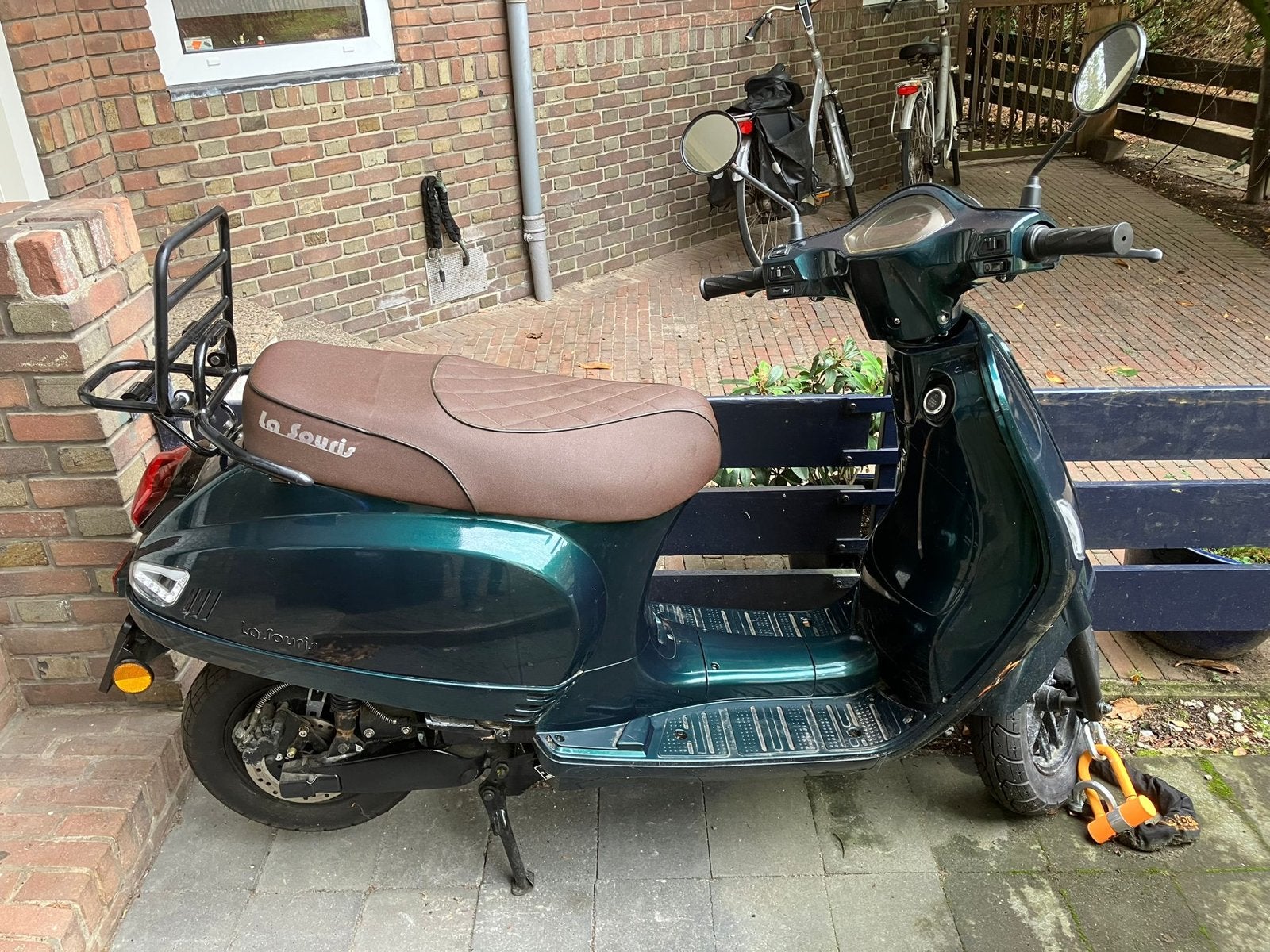 La Souris scooter - accu goed, lader/scooter defect, Fietsen en Brommers, Ophalen, Gebruikt