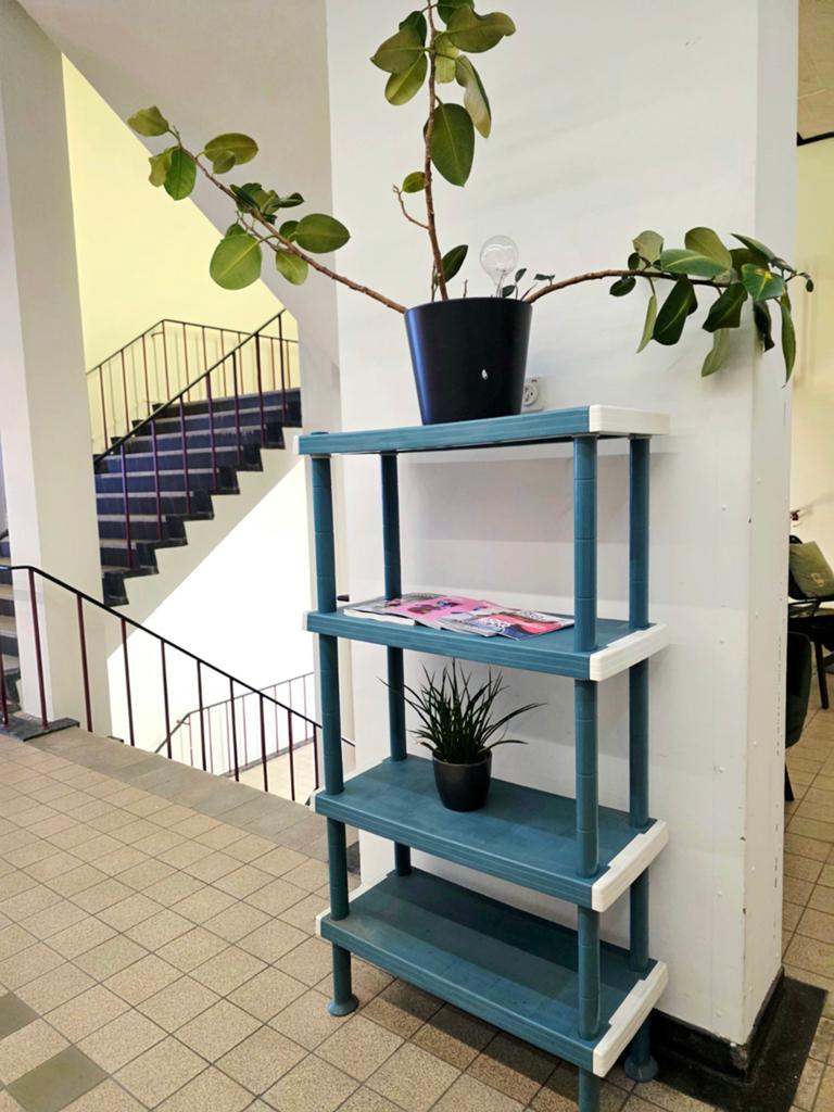 7781: Heavy-Duty 4-Tier Modular Plastic Shelving Unit, Ophalen of Verzenden, Huis en Inrichting