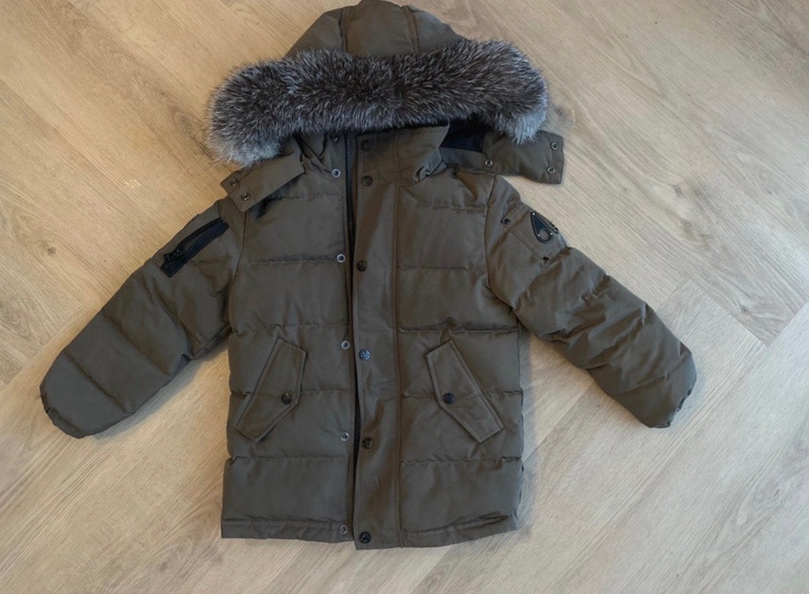 Moose Knuckles winterjas maat 116 - Zo goed als nieuw, Ophalen of Verzenden, Zo goed als nieuw, Jongen of Meisje, Jas