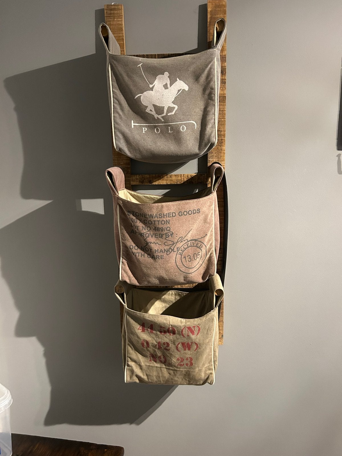 Aparte hang kapstok met 3 zakken en originele leesten, Gebruikt, Minder dan 100 cm, Hout, Ophalen