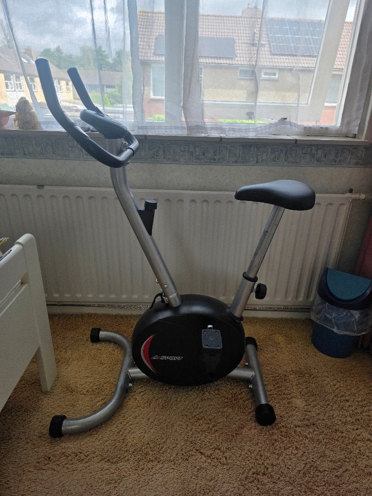 Hometrainer AK Sport - Ideaal voor thuisworkouts, Ophalen, Gebruikt, Metaal, Benen