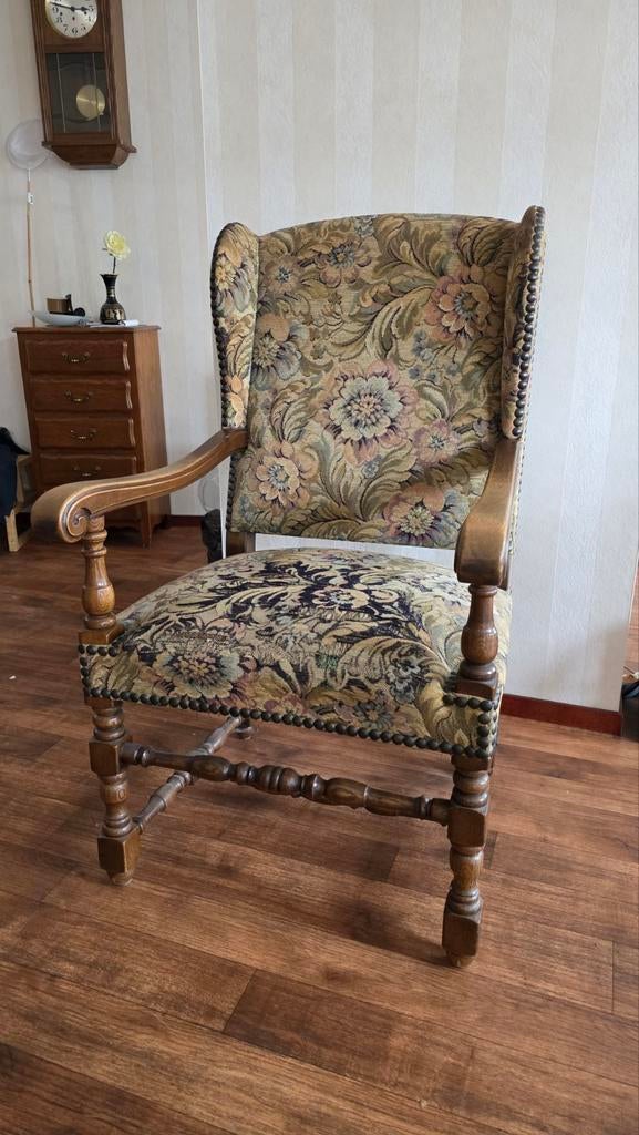 Antieke Fauteuil met Bloemenpatroon - Hoge Rugleuning, Ophalen