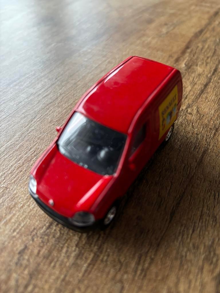Renault Kangoo bestelwagen modelauto - Rood, Ophalen of Verzenden, Zo goed als nieuw, Bus of Vrachtwagen