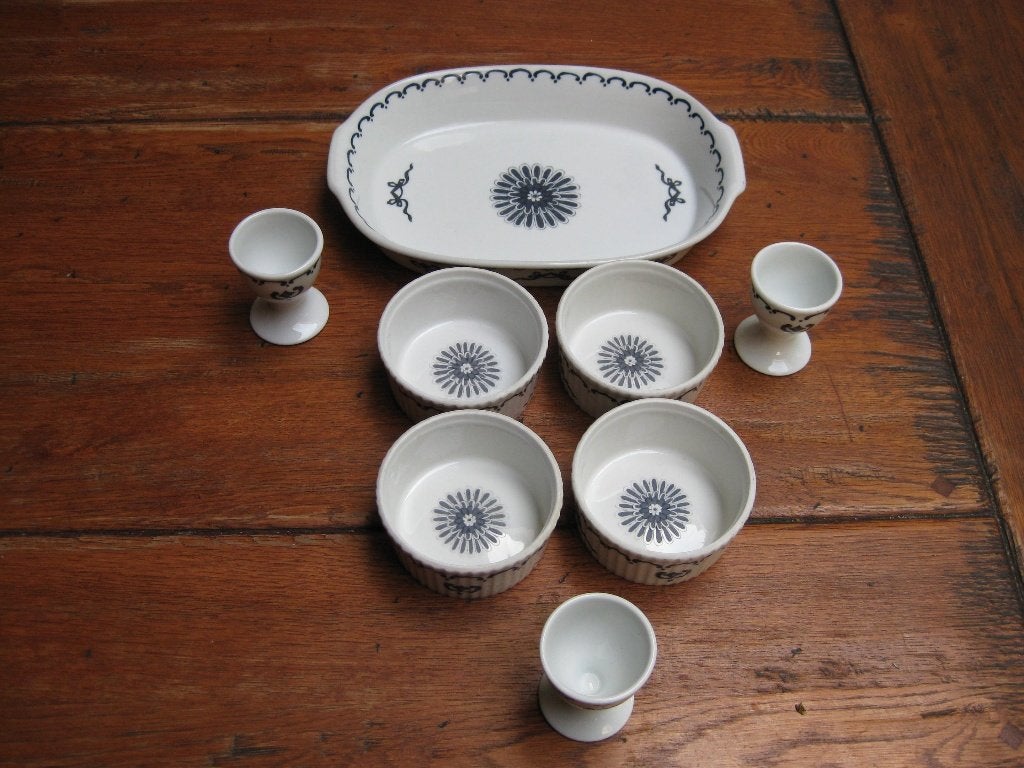 Setje van ovenschalen en eierdopjes, porselaine de Paris, Ophalen of Verzenden