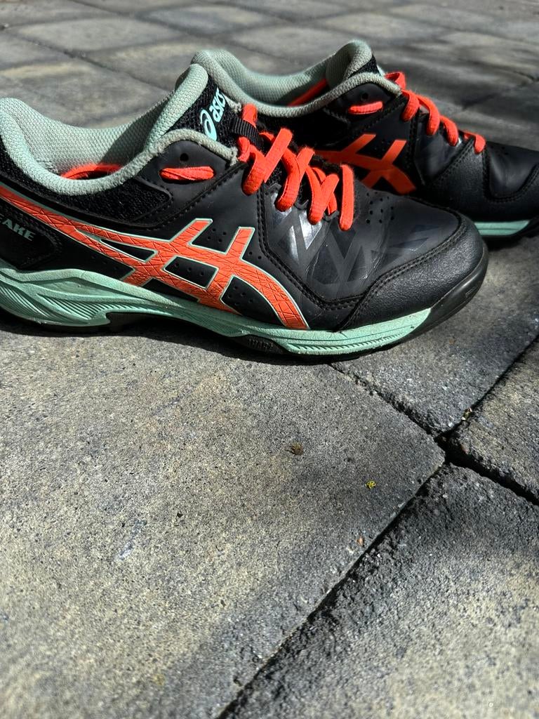 Asics veldschoenen of kunstgras maat 37, Ophalen of Verzenden, Gebruikt, Schoenen