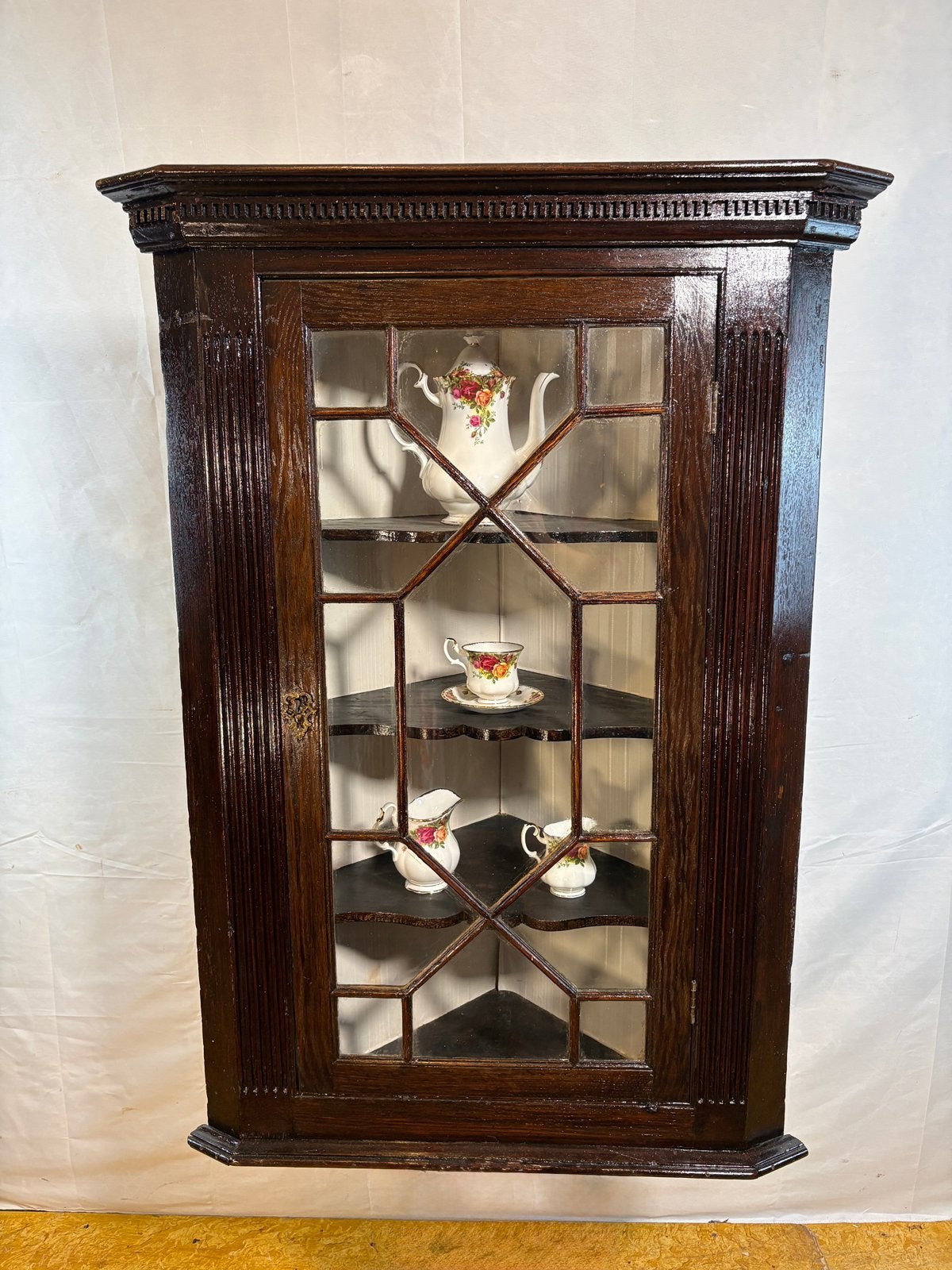 Gratis bezorging!Antieke Georgische hoekkast 1830 Brocante, Ophalen of Verzenden