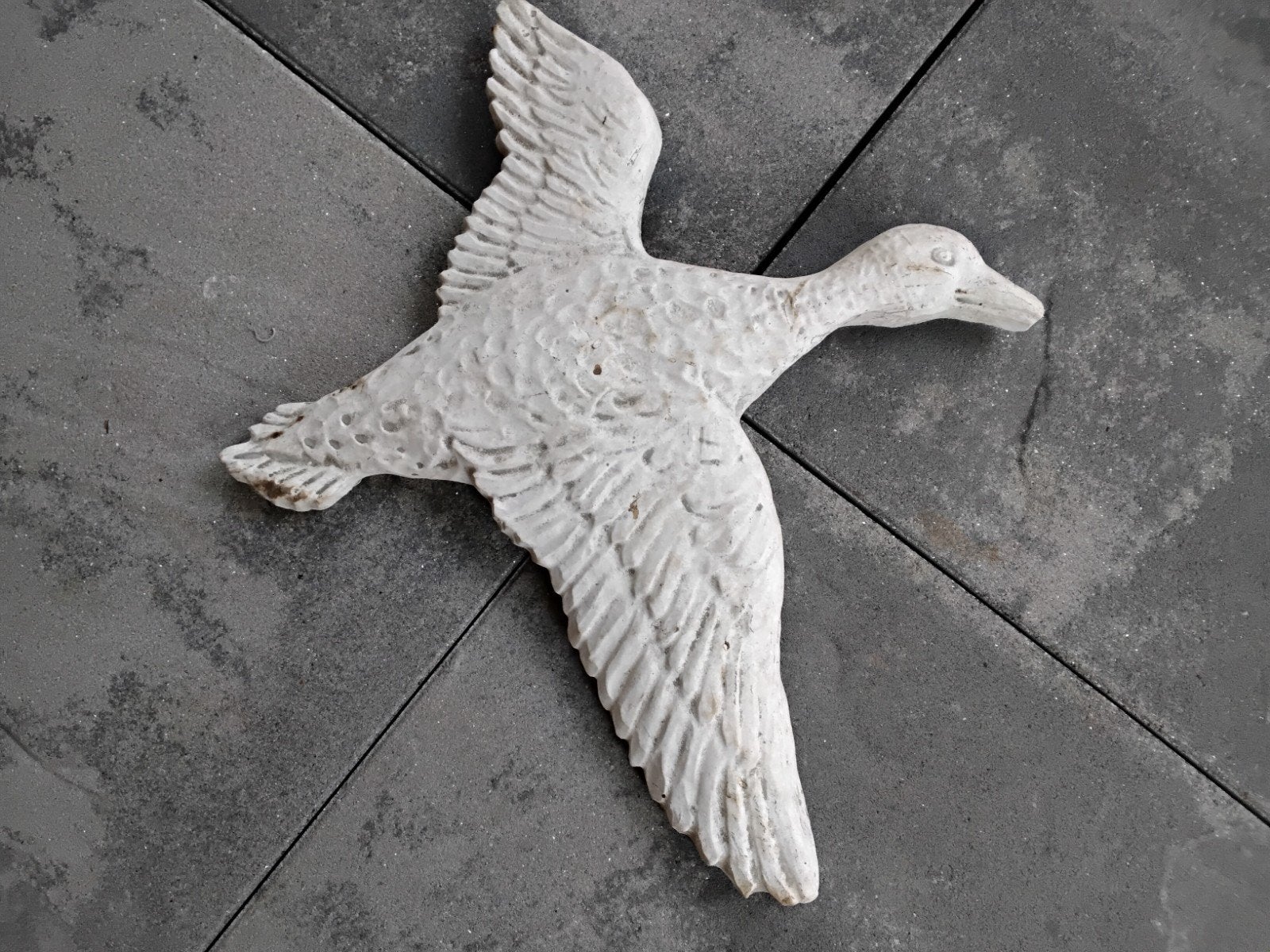 Betonnen eend, Ophalen of Verzenden, Gebruikt, Beton, Dierenbeeld