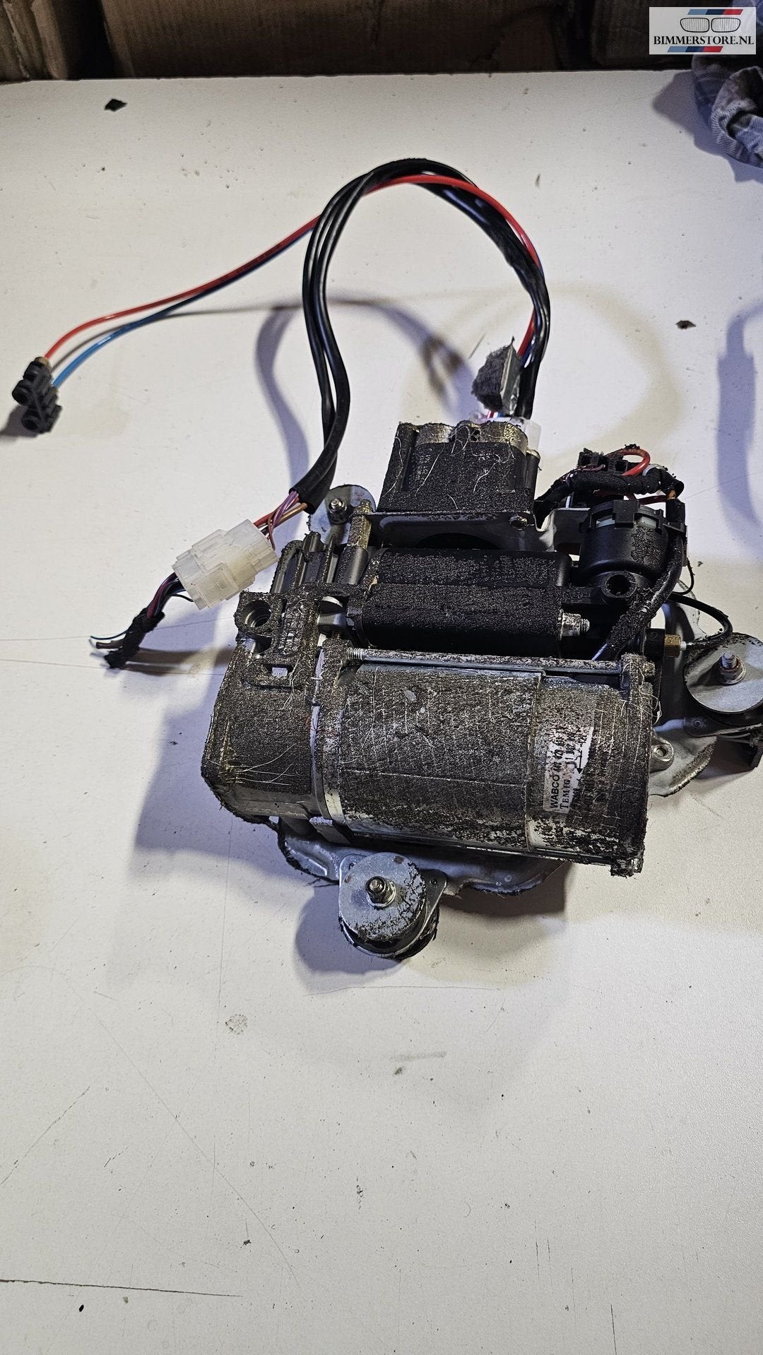 Luchtpomp compressor vering los BMW X5 /5 serie E53 E39 Tour, Gebruikt, -, -, Ophalen of Verzenden
