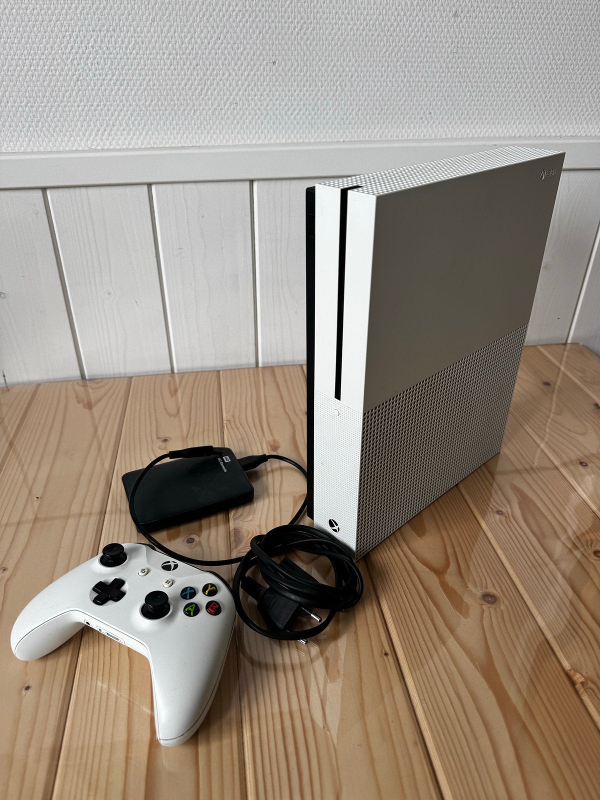 Xbox One S met controller en diverse games, Spelcomputers en Games, Ophalen, Gebruikt, Vanaf 18 jaar, Overige genres