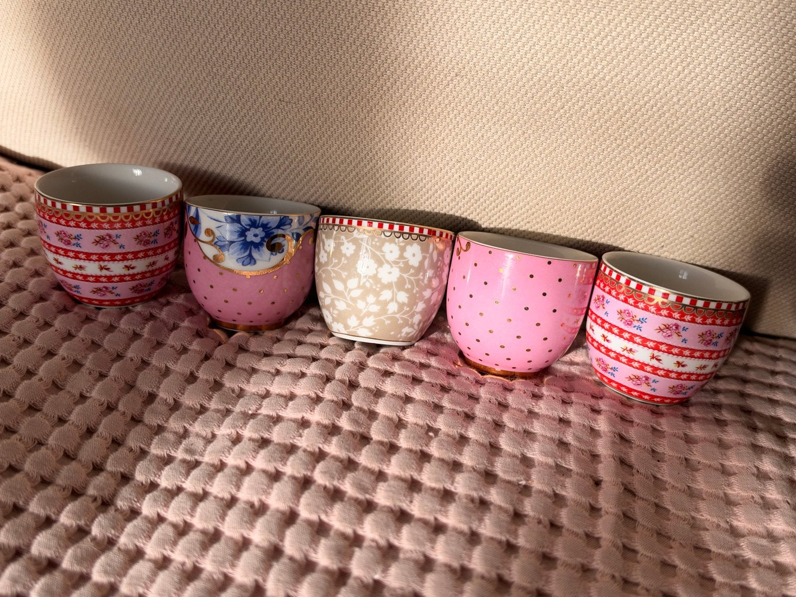 Set van 5 Pip Studio en Royal Pip eierdopjes, Ophalen of Verzenden, Zo goed als nieuw, Modern, Porselein