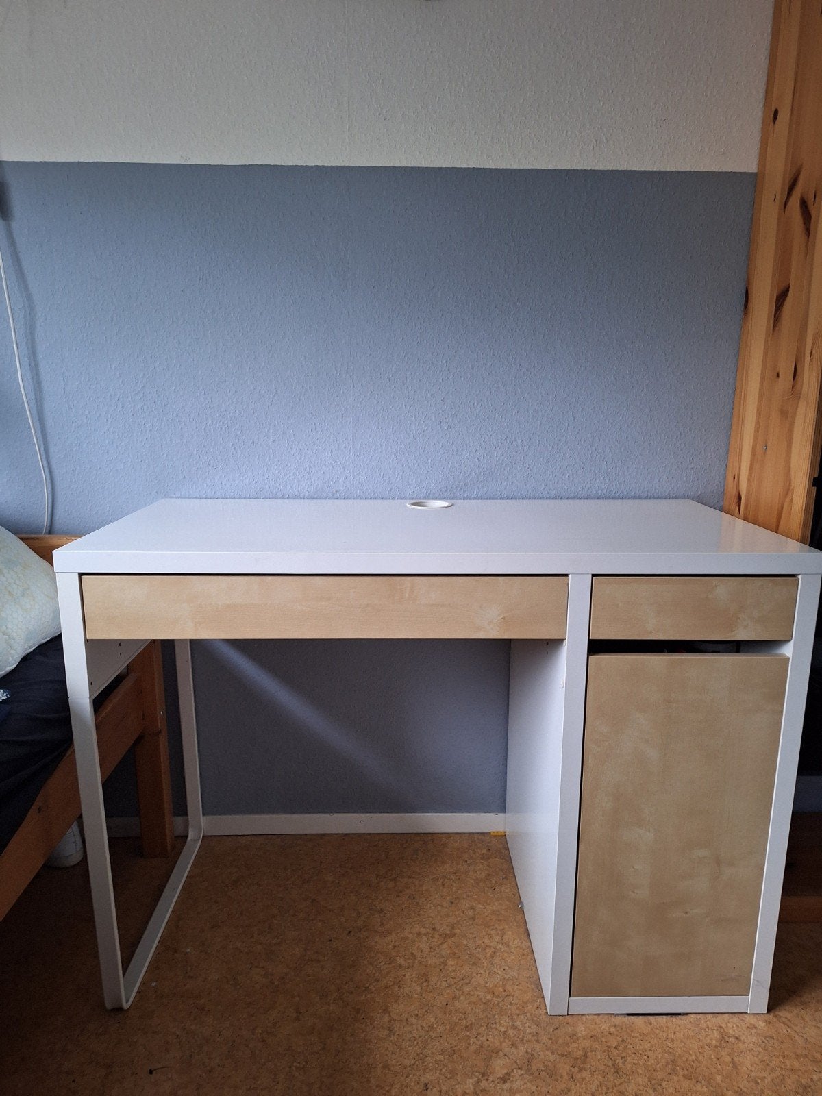 Micke Bureau, Ophalen, 105 cm, Gebruikt, 50 cm