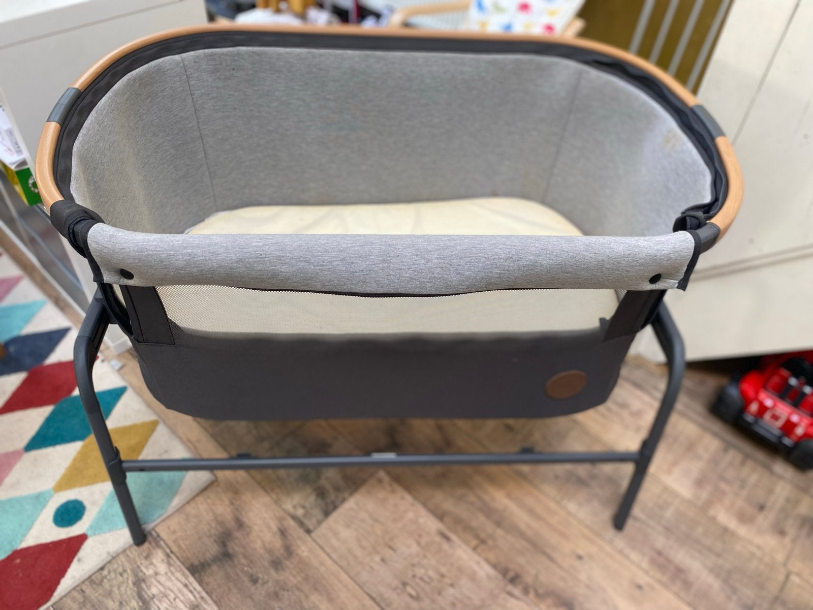 Maxi-Cosi Iora Co-Sleeper Wieg - Zo goed als nieuw, Kinderen en Baby's, Ophalen, Zo goed als nieuw, Wieg