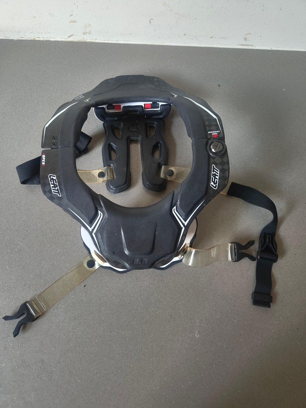 Leatt DBX 6.5 Carbon Nekbrace - L/XL, Ophalen of Verzenden, Tweedehands, Broek | textiel, Leatt