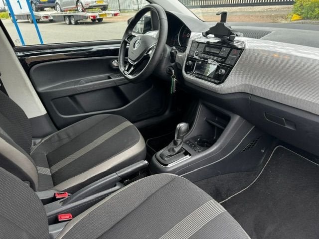 Volkswagen e-Up! e-up! Airco/ECC,Navigatie,Stoelverwarming, Stof, Zwart, 315 min, Voorwielaandrijving