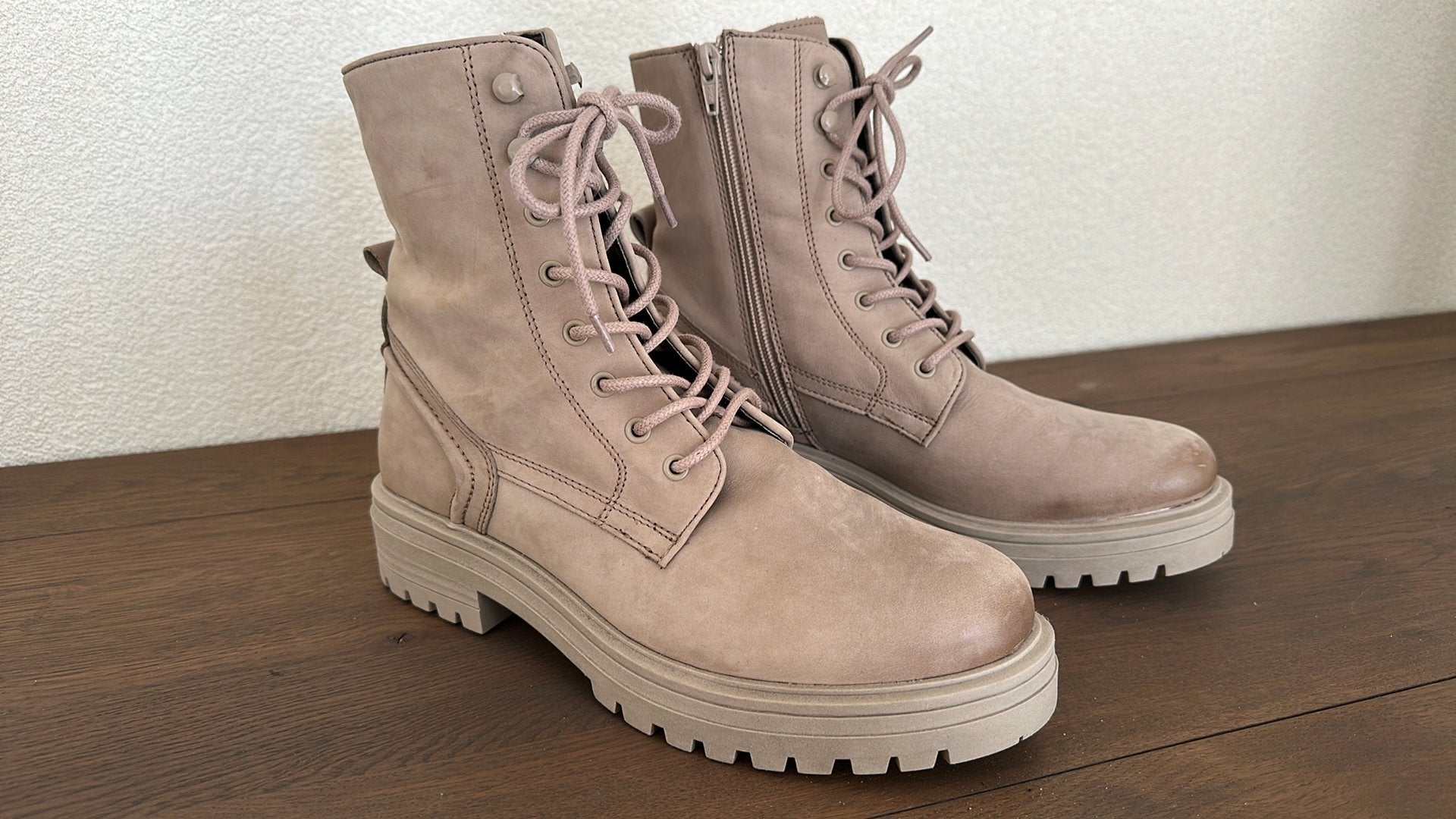 Nieuwe nubuck laarzen Nelson maat 41, Beige, Lage of Enkellaarzen, Nieuw, Ophalen of Verzenden