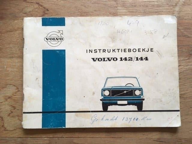 Volvo 142/144 Instructieboekje uit 1971 - Goede Conditie  NL, Auto diversen, Ophalen of Verzenden