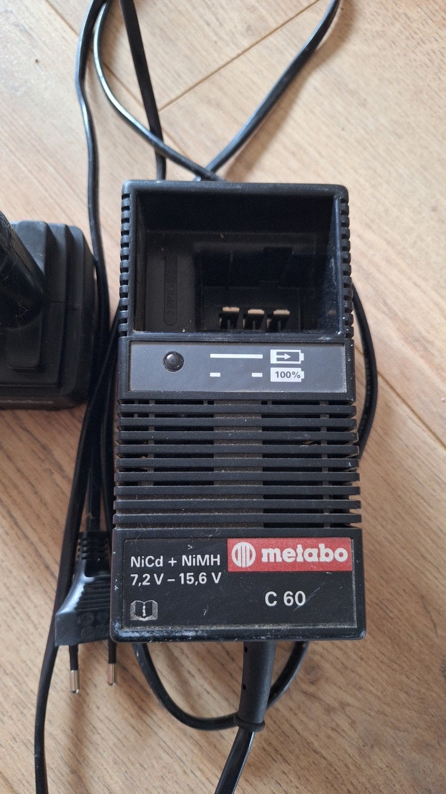 Metabo Accu en Lader C 60 - NiCd + NiMH 7.2V - 15.6V, Doe-het-zelf en Verbouw, Ophalen of Verzenden
