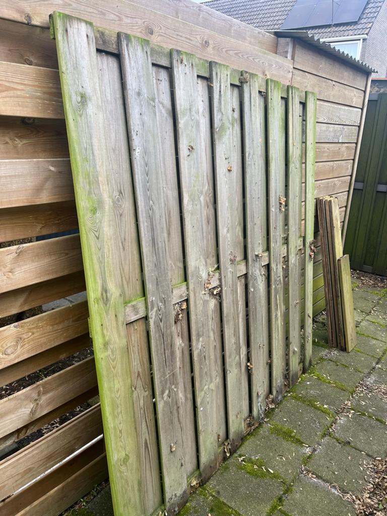 2 houtenschuttingdelen, Ophalen, Minder dan 3 meter, Hout, 1 tot 2 meter