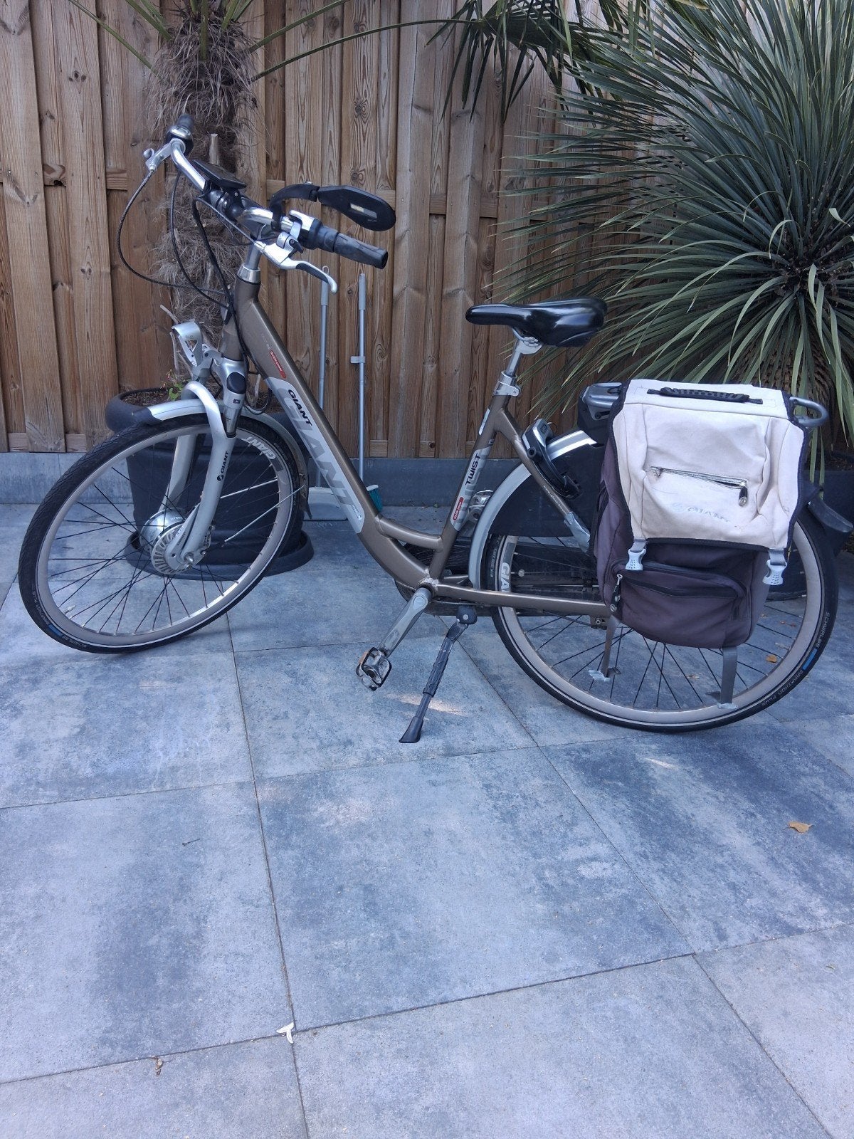 Te koop giant twist damesfiets met 2 accu en een dubbele lad, Fietsen en Brommers, Ophalen, Gebruikt, Overige merken