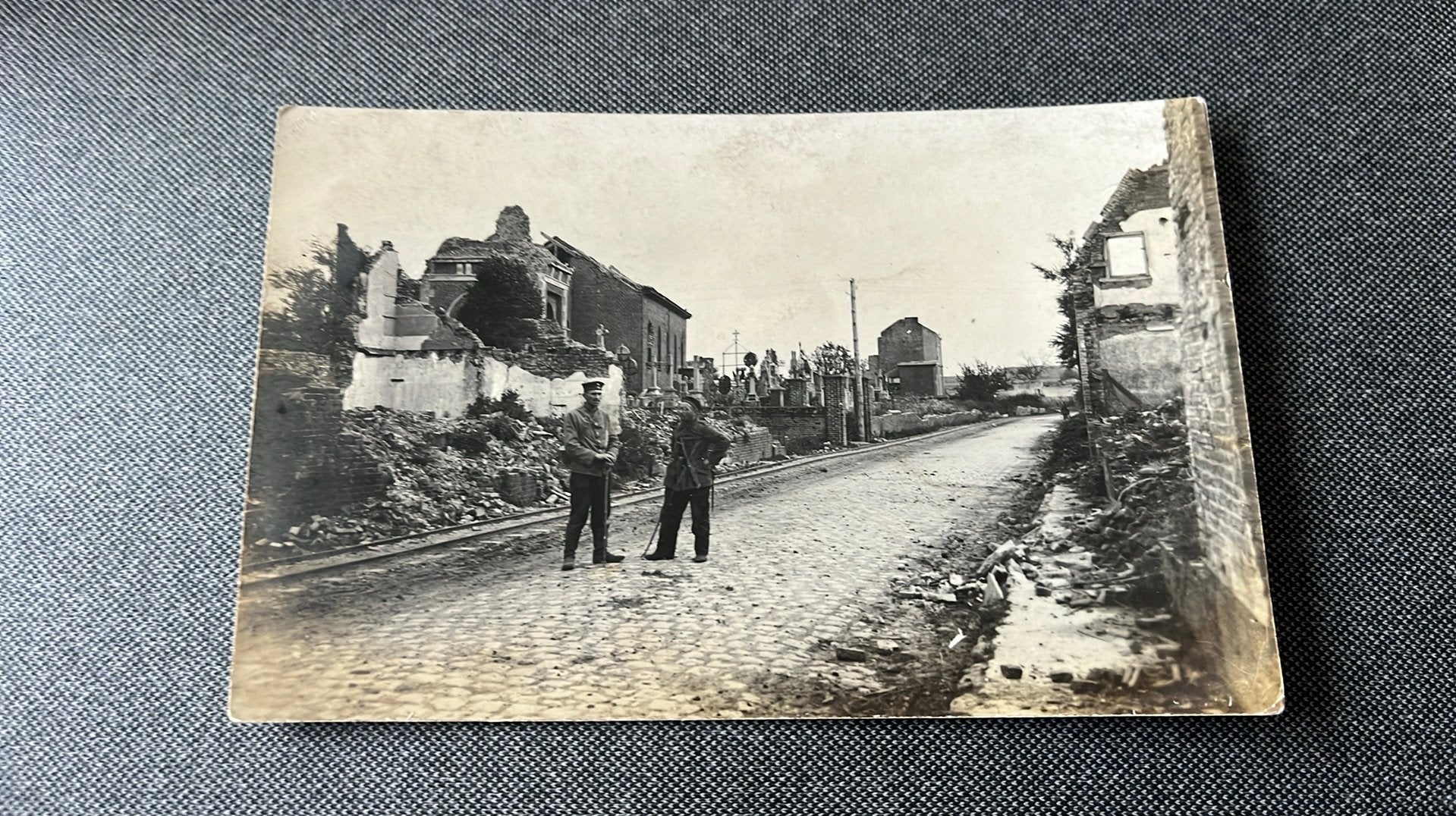 Fotokaart WO I duitse soldaten bombardement in Frankrijk, Ophalen of Verzenden, Landmacht, Overige gebieden, Overige typen