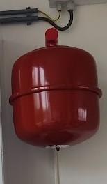 Expansievat 18 liter werkt perfect., 30 tot 80 cm, Gebruikt, Overige typen, Minder dan 60 cm