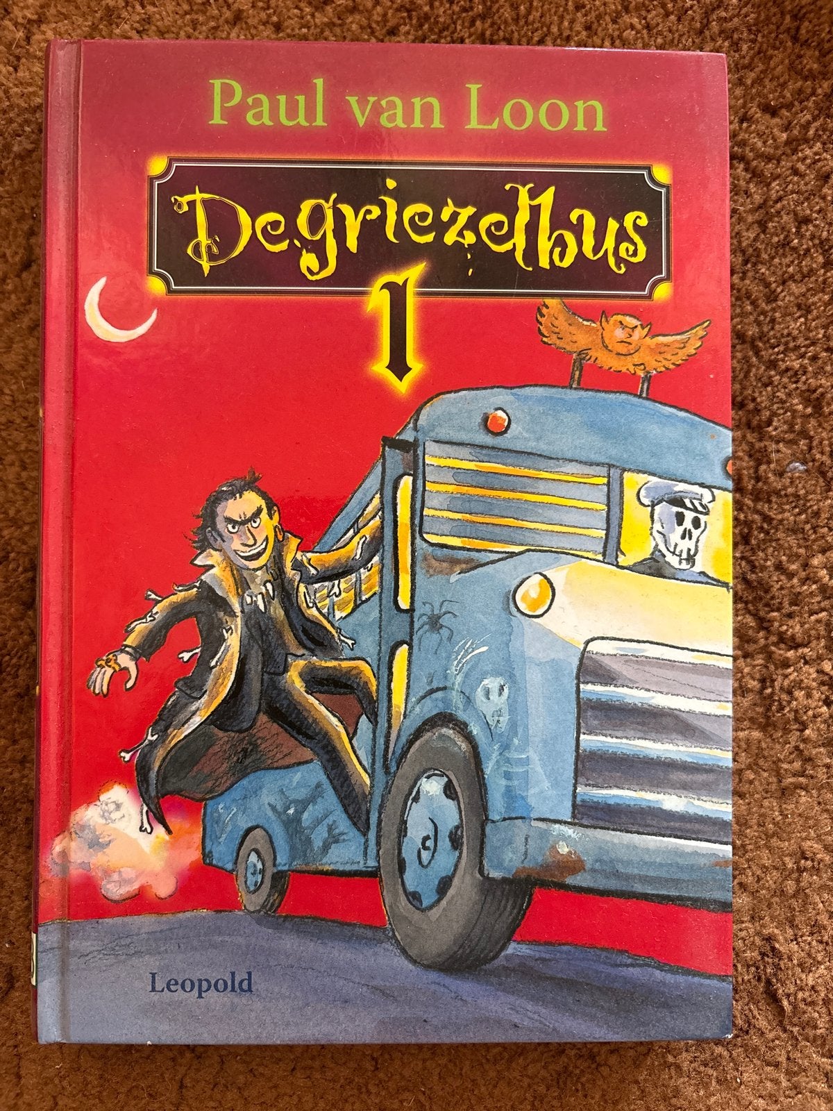 De Griezelbus 1 - Paul van Loon (Kinderboek), Boeken, Ophalen of Verzenden, Gelezen, Fictie